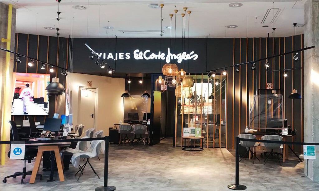 Durante años dimos por condenadas a las agencias de viajes físicas. El Corte Inglés está invirtiendo millones en demostrar lo contrario