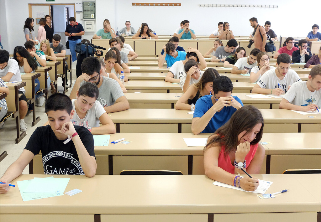 Estudiar mucho está bien, pero hay otro factor que influye en que apruebes o suspendas: la hora del examen