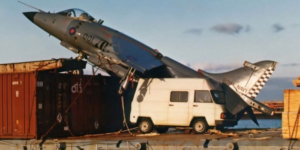 Un F-35 británico lleva varado un mes en India. Casi tan surrealista como el día que un caza aterrizó en un contenedor español
