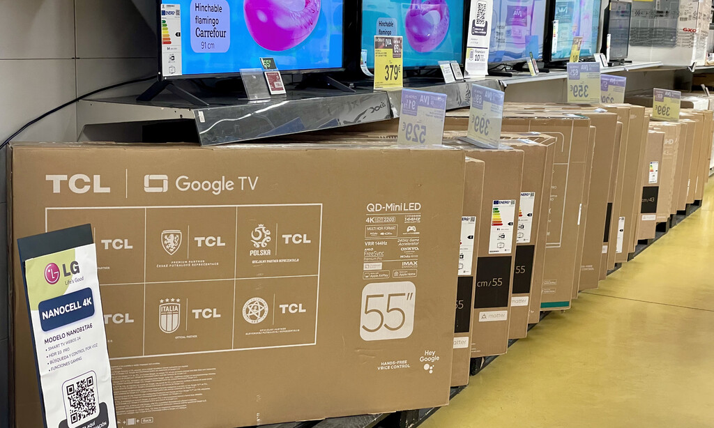 No es una broma: Carrefour tiene a precio de outlet (por menos de 350 euros) esta tele de 65 pulgadas con Google TV