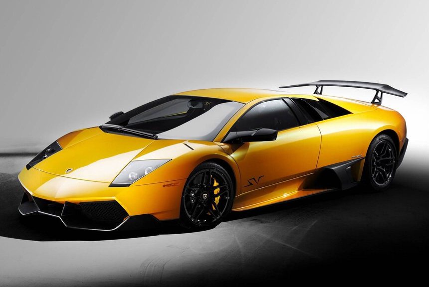 El Lamborghini le salió barato, los faros no tanto: así que usó su impresora 3D para fabricarlos él mismo y ahorrarse 20.000 euros