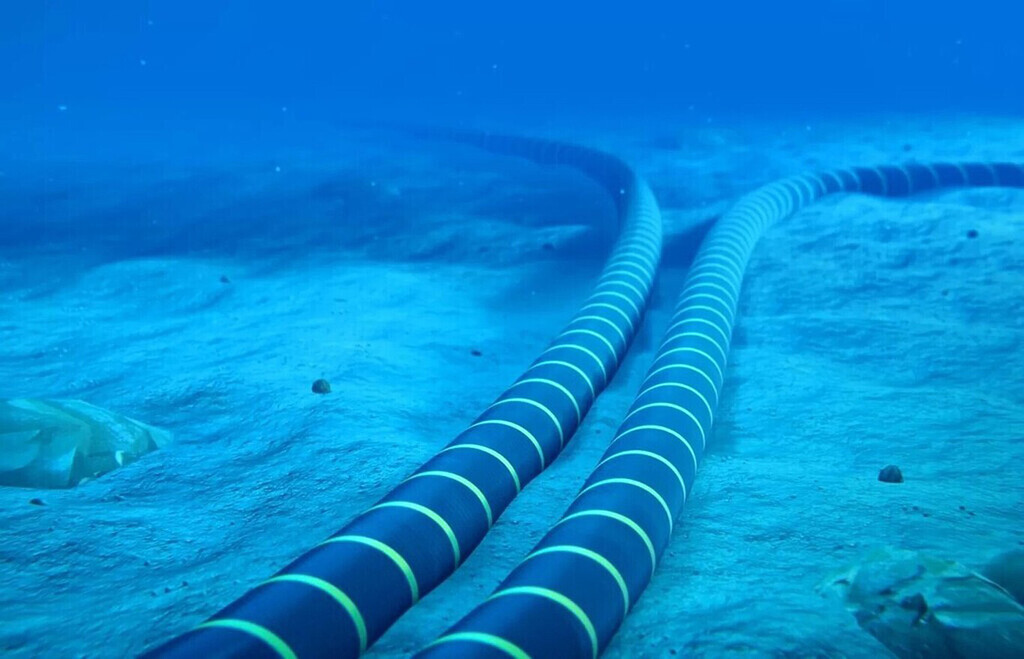 EEUU cada día se fía menos de China. Ahora planea prohibir el uso de los cables submarinos de origen chino